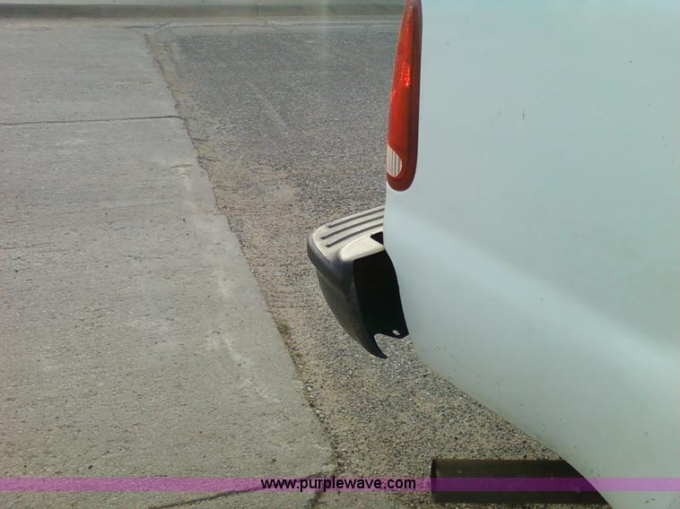 image for item 8021 2006 Ford F350 XL Super Duty crew cab pickup truck