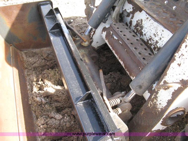 image for item 8038 2004 Bobcat S250 skid loader