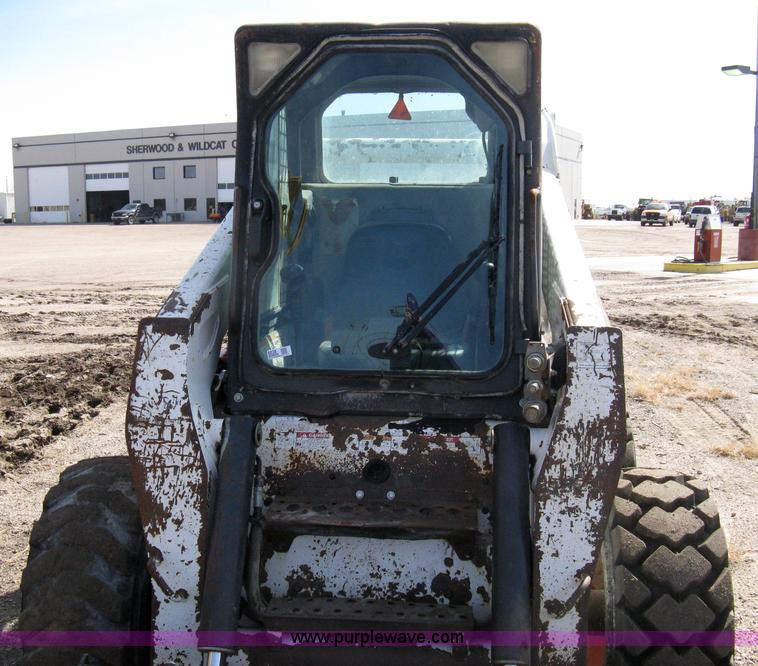 image for item 8038 2004 Bobcat S250 skid loader