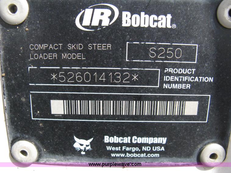 image for item 8038 2004 Bobcat S250 skid loader