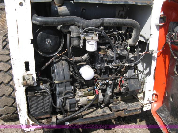 image for item 8038 2004 Bobcat S250 skid loader