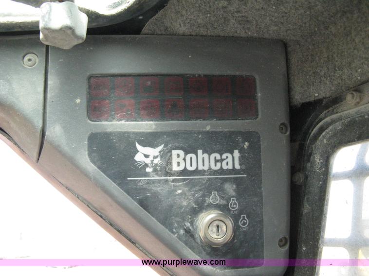 image for item 8038 2004 Bobcat S250 skid loader