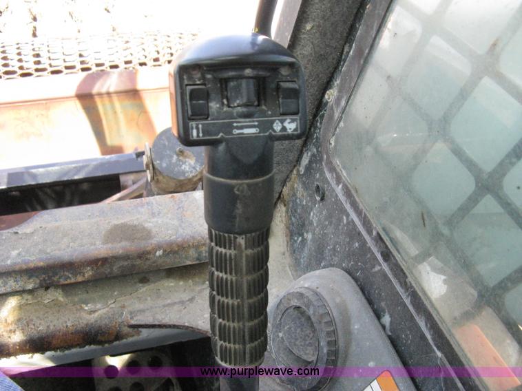 image for item 8038 2004 Bobcat S250 skid loader