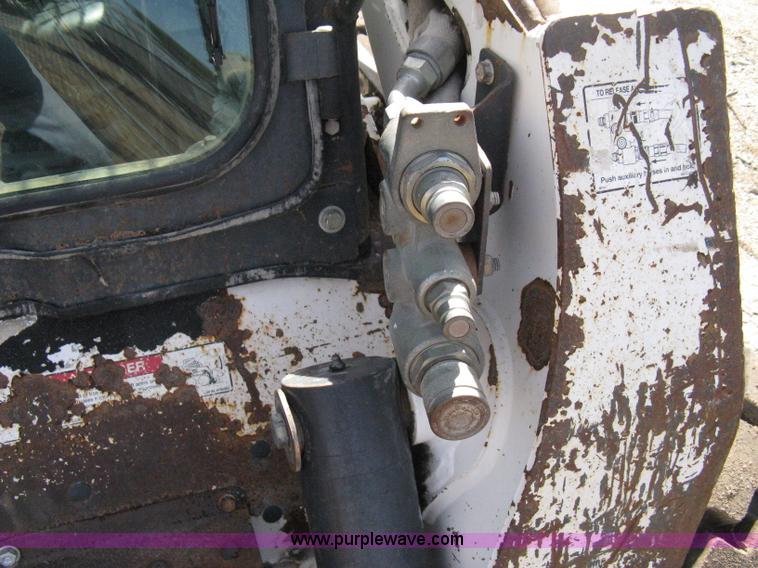 image for item 8038 2004 Bobcat S250 skid loader