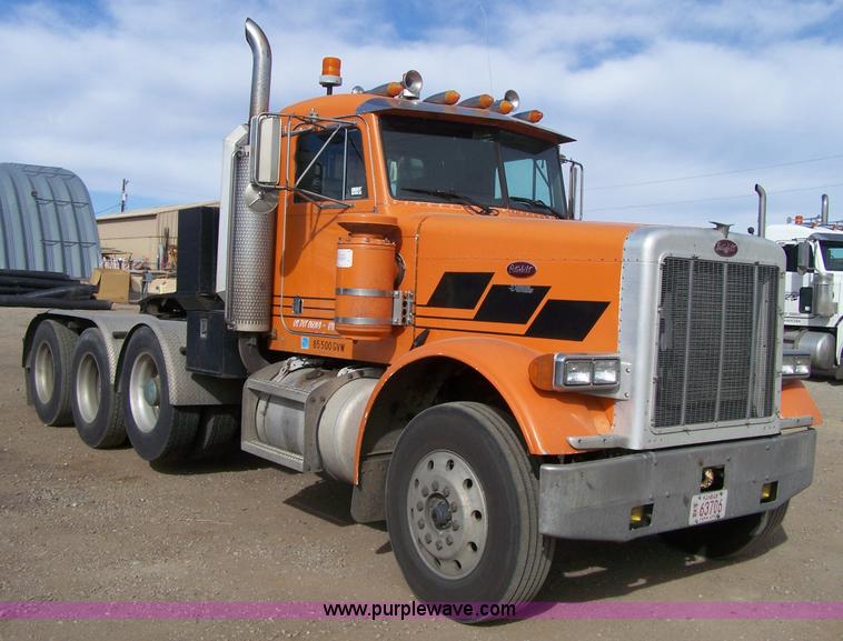 image for item 8082 1989 Peterbilt 379 semi truck