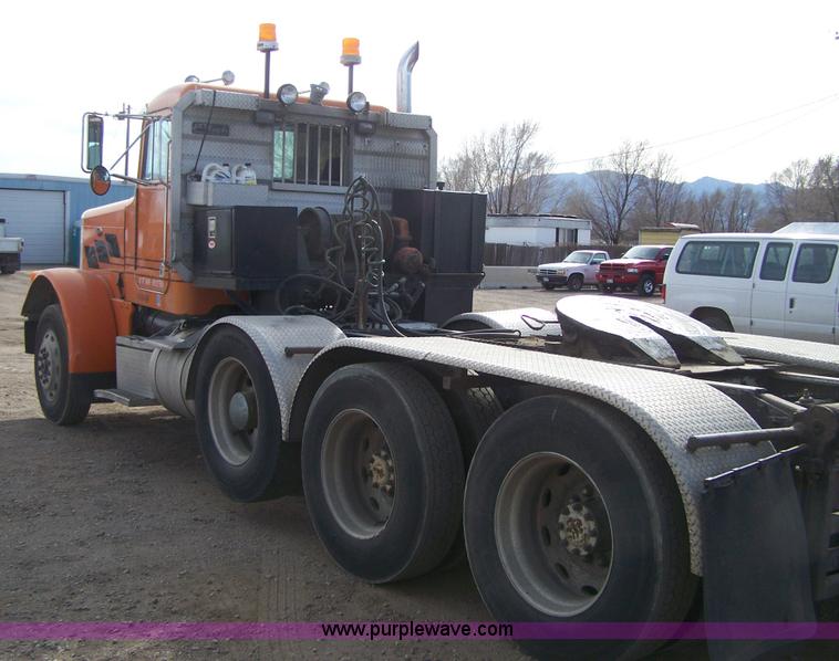 image for item 8082 1989 Peterbilt 379 semi truck
