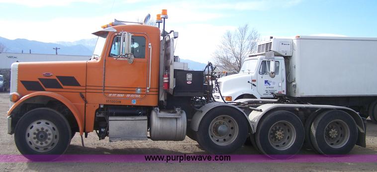 image for item 8082 1989 Peterbilt 379 semi truck