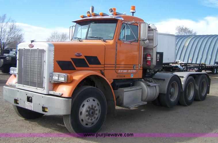 image for item 8082 1989 Peterbilt 379 semi truck