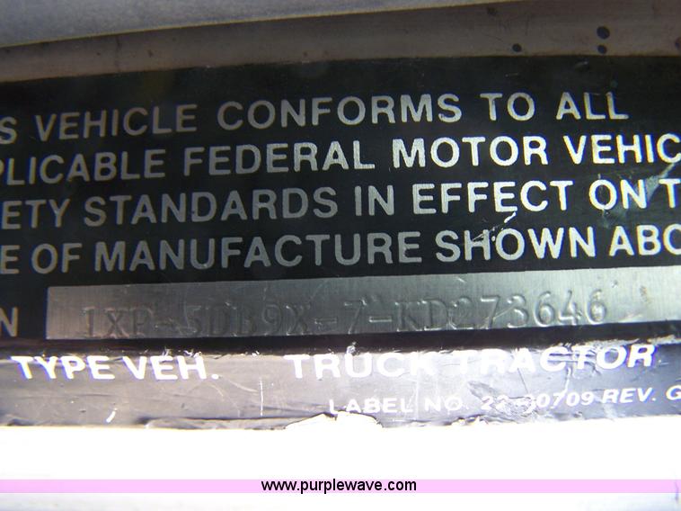 image for item 8082 1989 Peterbilt 379 semi truck