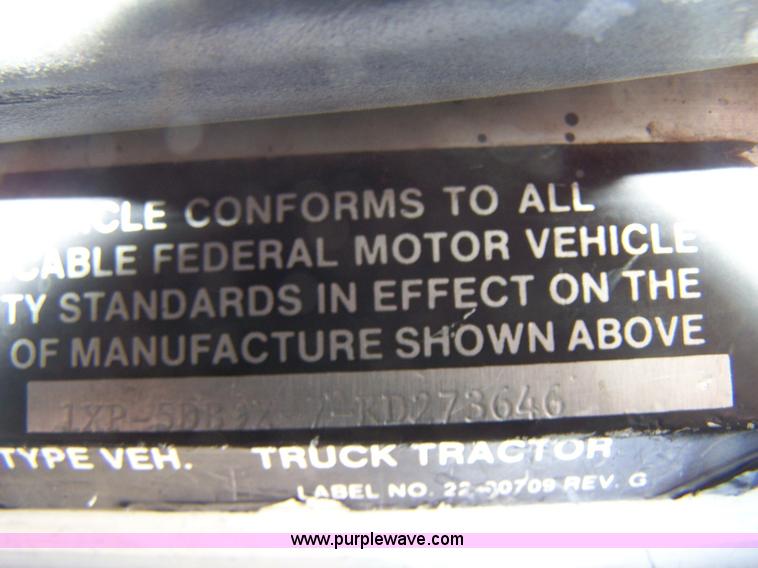 image for item 8082 1989 Peterbilt 379 semi truck