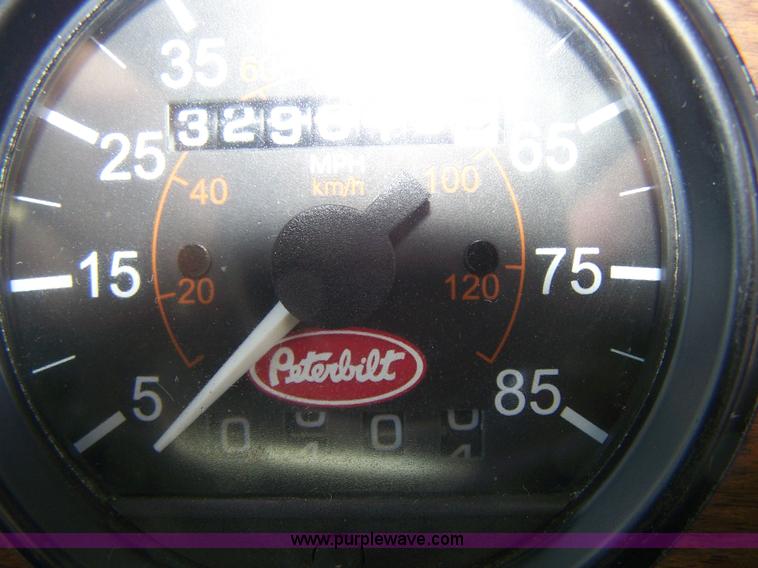 image for item 8082 1989 Peterbilt 379 semi truck