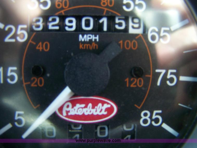 image for item 8082 1989 Peterbilt 379 semi truck