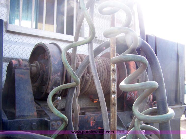 image for item 8082 1989 Peterbilt 379 semi truck