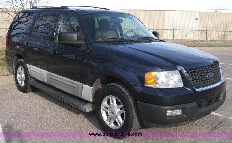 image for item 8087 2004 Ford Expedition XLT SUV