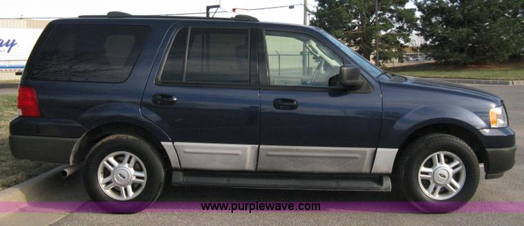 image for item 8087 2004 Ford Expedition XLT SUV