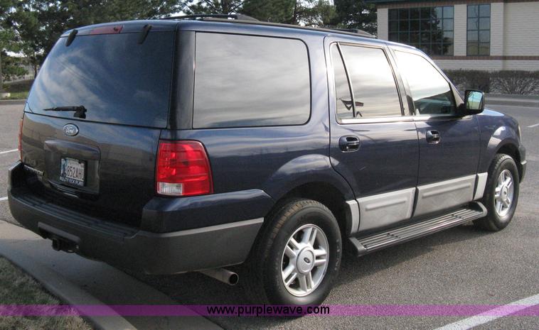 image for item 8087 2004 Ford Expedition XLT SUV