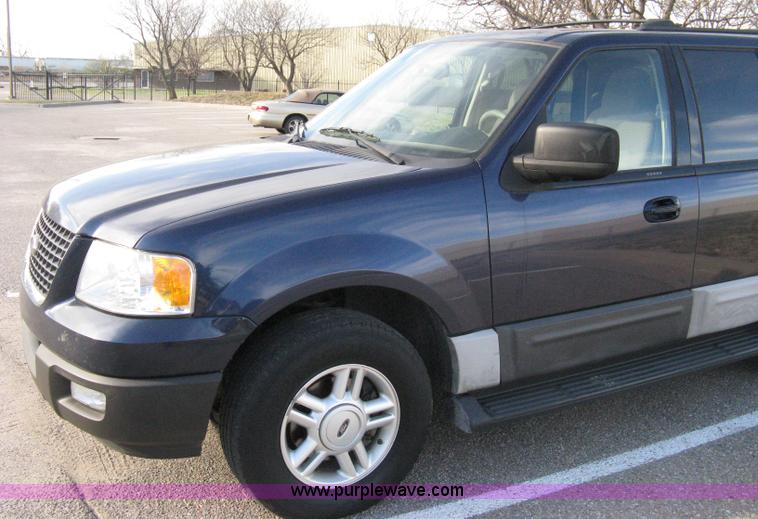 image for item 8087 2004 Ford Expedition XLT SUV