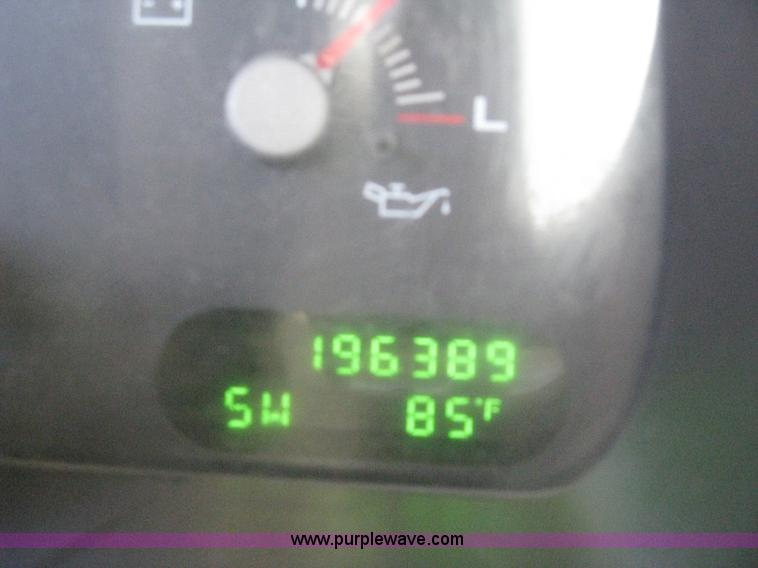 image for item 8087 2004 Ford Expedition XLT SUV