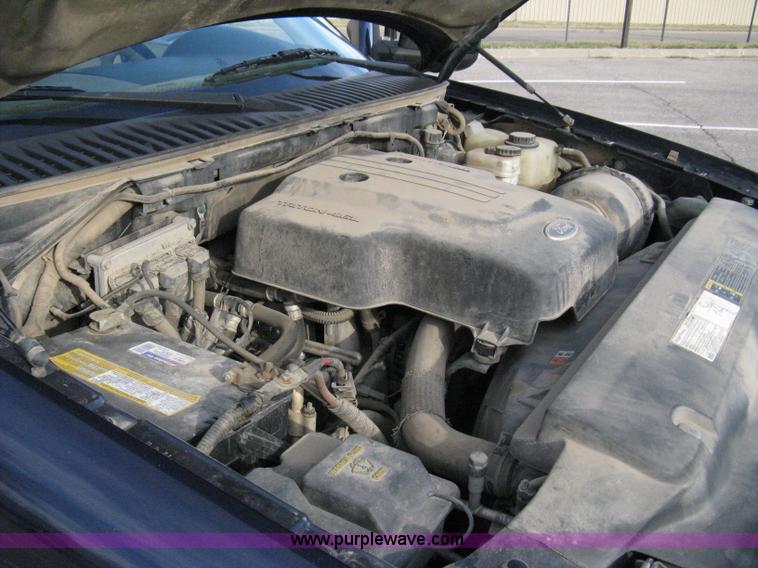 image for item 8087 2004 Ford Expedition XLT SUV