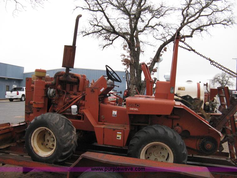 image for item 8232 Ditch Witch R40 trencher and trailer