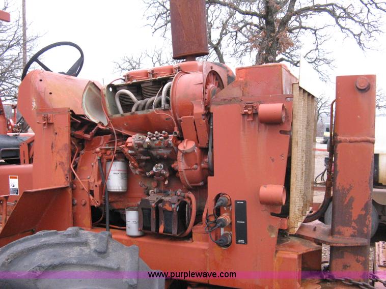 image for item 8232 Ditch Witch R40 trencher and trailer