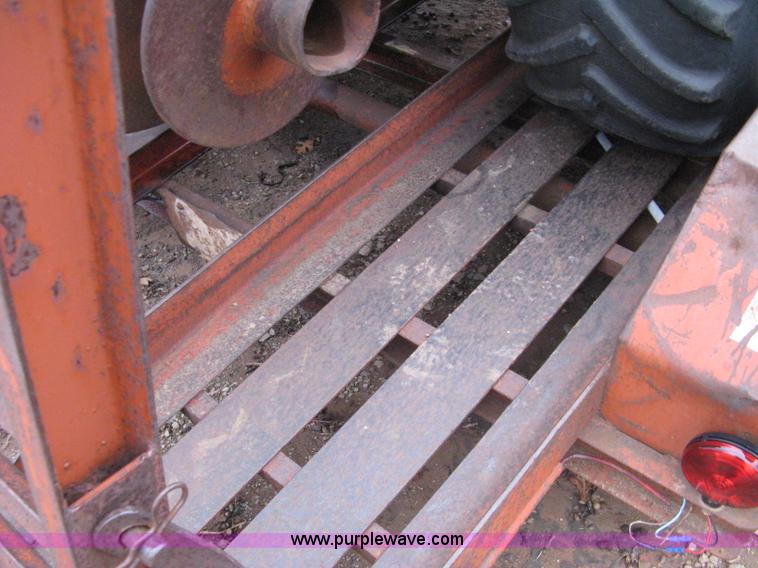 image for item 8232 Ditch Witch R40 trencher and trailer