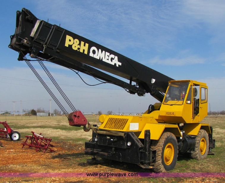 image for item 8391 P & H Omega 20 RT crane
