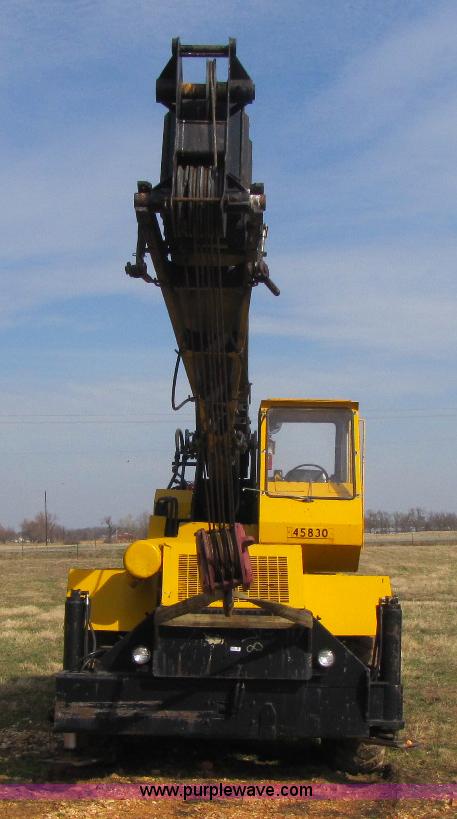 image for item 8391 P & H Omega 20 RT crane