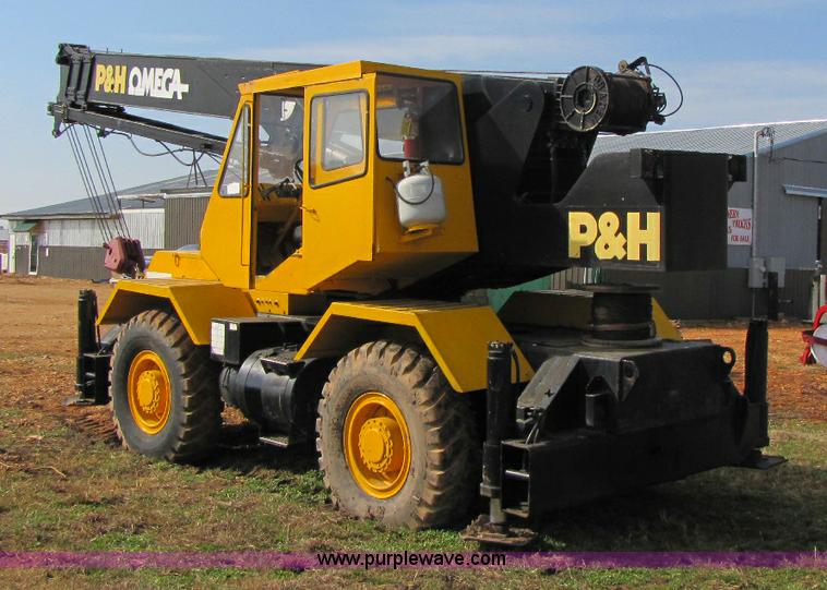 image for item 8391 P & H Omega 20 RT crane