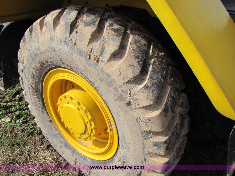 image for item 8391 P & H Omega 20 RT crane