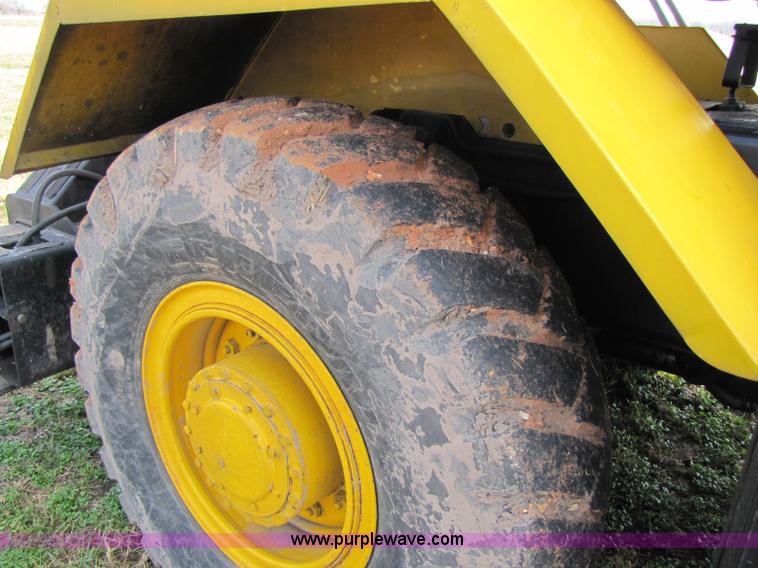 image for item 8391 P & H Omega 20 RT crane