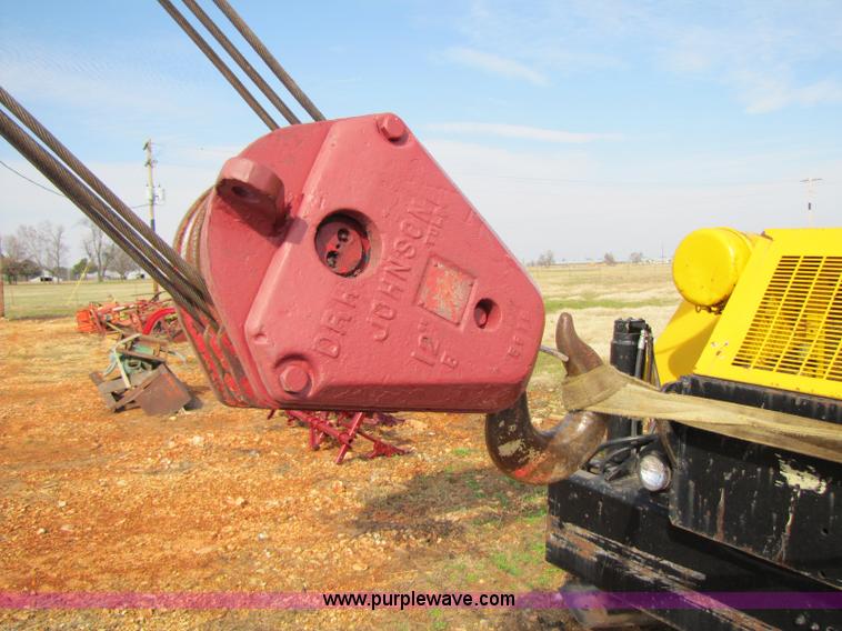 image for item 8391 P & H Omega 20 RT crane