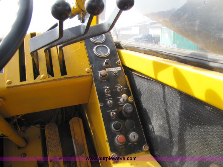 image for item 8391 P & H Omega 20 RT crane