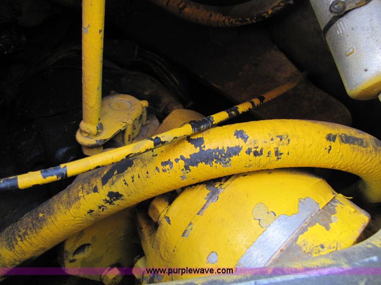 image for item 8391 P & H Omega 20 RT crane