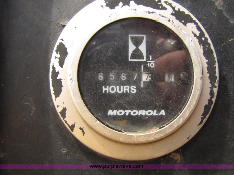 image for item 8391 P & H Omega 20 RT crane