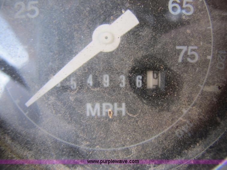 image for item 8397 1984 Ford C8000 bucket truck