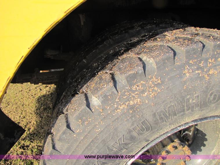 image for item 8397 1984 Ford C8000 bucket truck