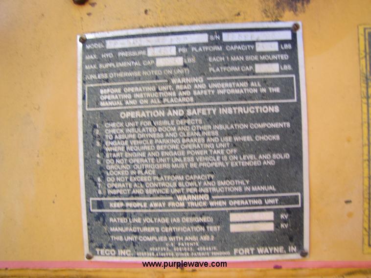 image for item 8397 1984 Ford C8000 bucket truck