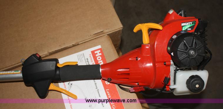 image for item 4641 (5) Homelite Mighty Lite 26cc string trimmers