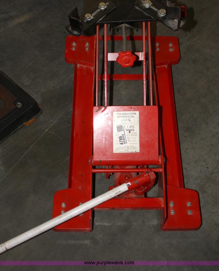 Transmission differential jack in Spring Hill, KS Item 4786 sold