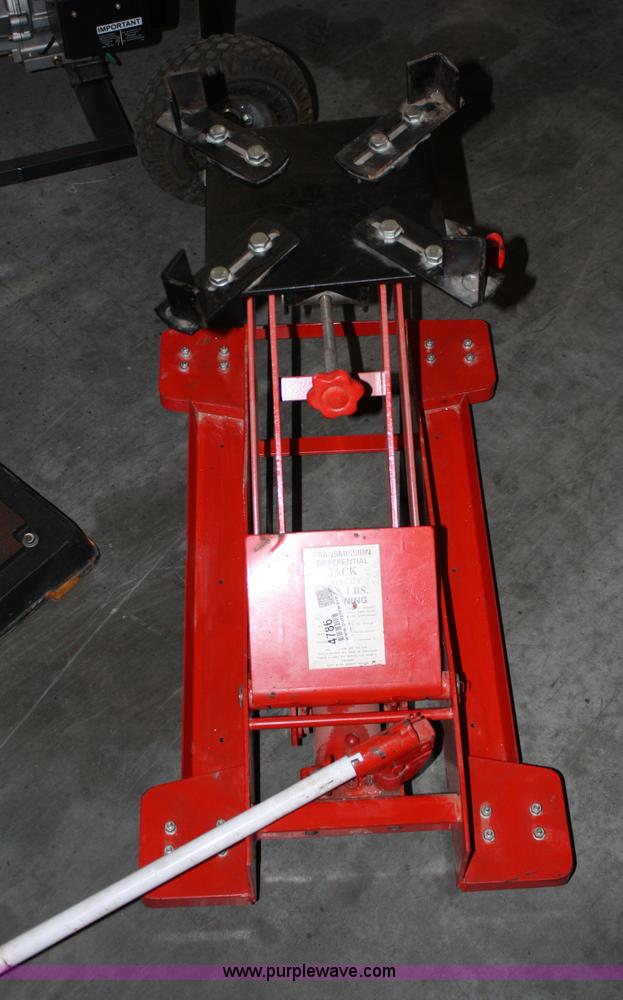 Transmission differential jack in Spring Hill, KS Item 4786 sold