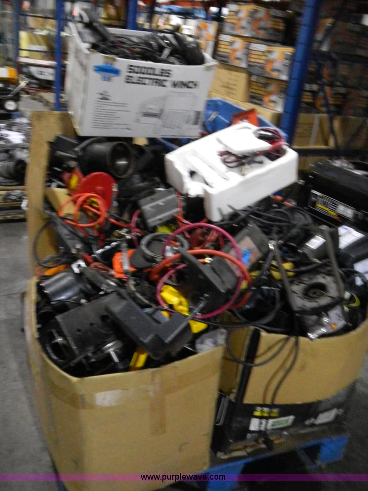 Assorted winch parts in Spring Hill, KS | Item 4831 sold | Purple Wave