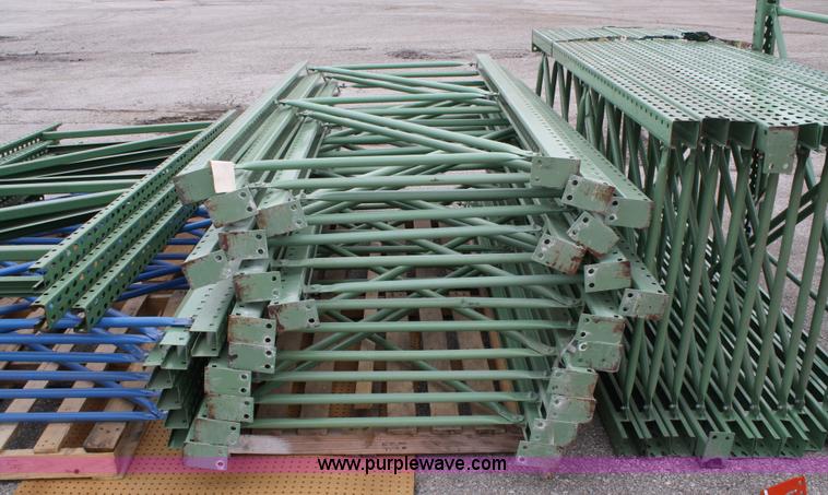 image for item 4916 Teardrop pallet racking