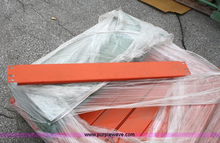 image for item 4916 Teardrop pallet racking