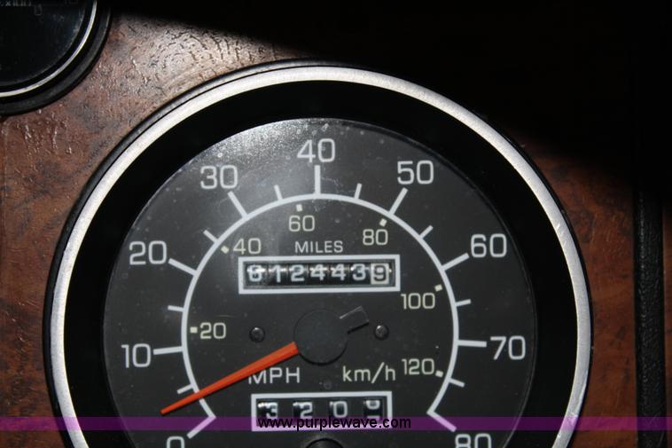 image for item 4981 1999 Kenworth T600B semi truck