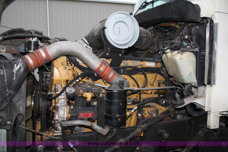 image for item 4981 1999 Kenworth T600B semi truck