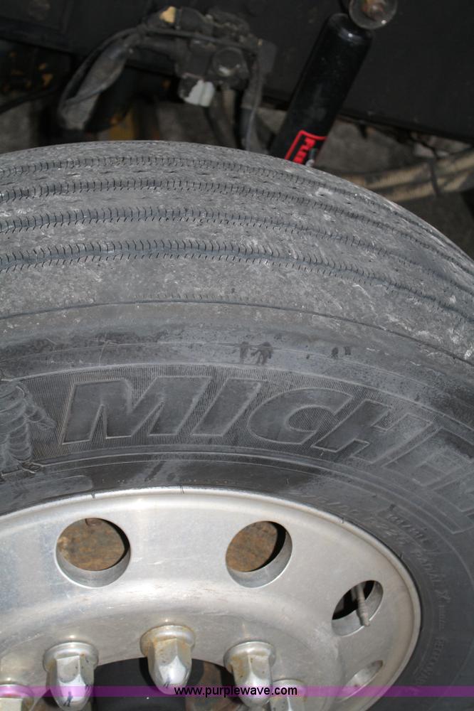 image for item 4981 1999 Kenworth T600B semi truck