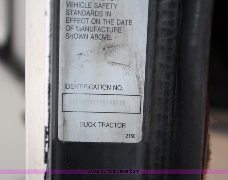 image for item 4981 1999 Kenworth T600B semi truck