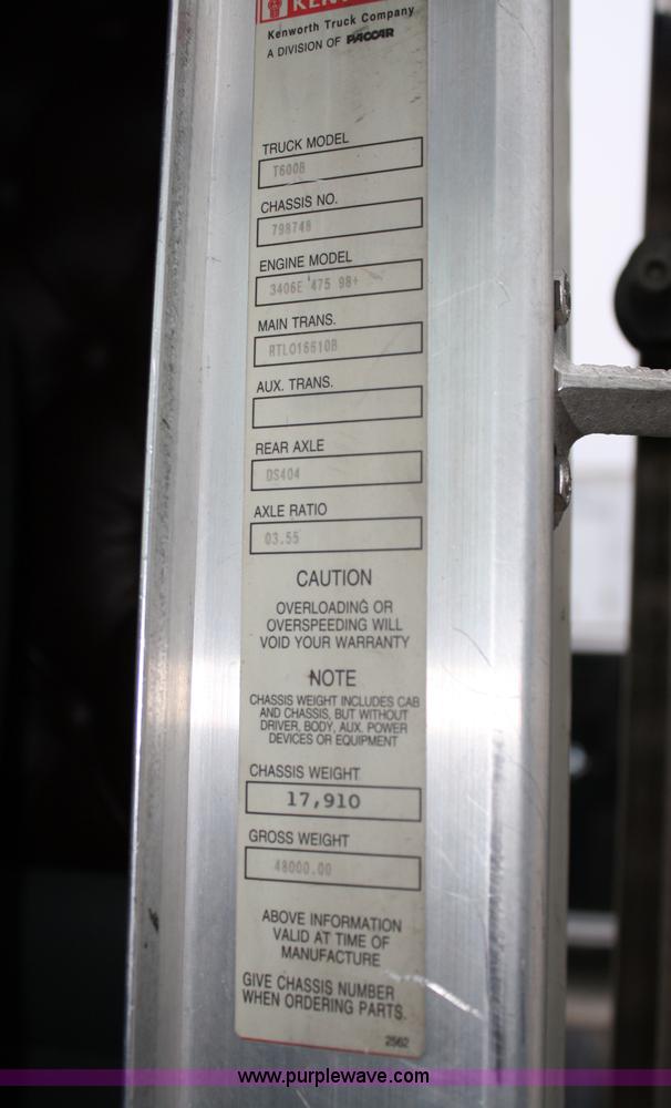 image for item 4981 1999 Kenworth T600B semi truck