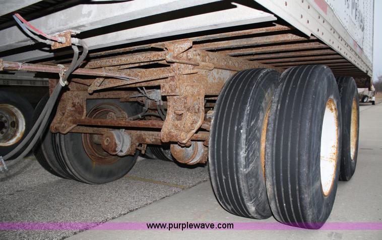 image for item 4983 1995 Wabash van tractor with shelving and lighting